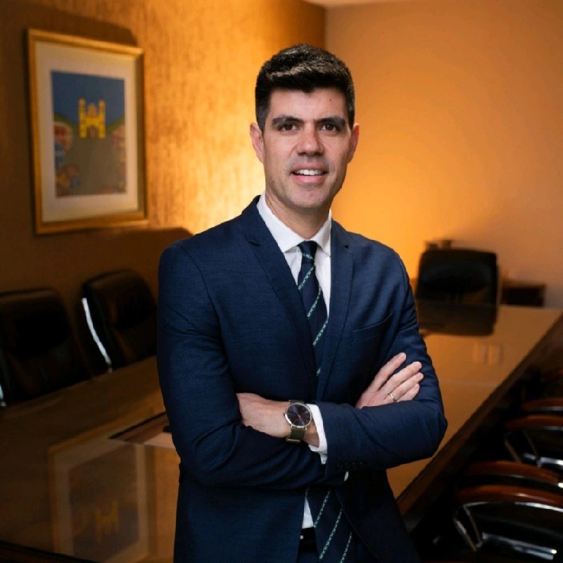 Dr. Juan Carlos Corina